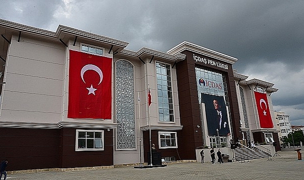Özgür Ceylan'dan tepki: "Biga'nın eğitimine darbe vuruyorsunuz"