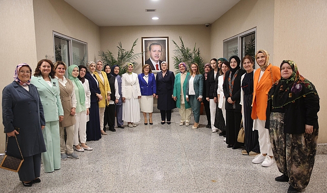 Zeynep Çelik, AK Parti Kadın Kolları Toplantısında