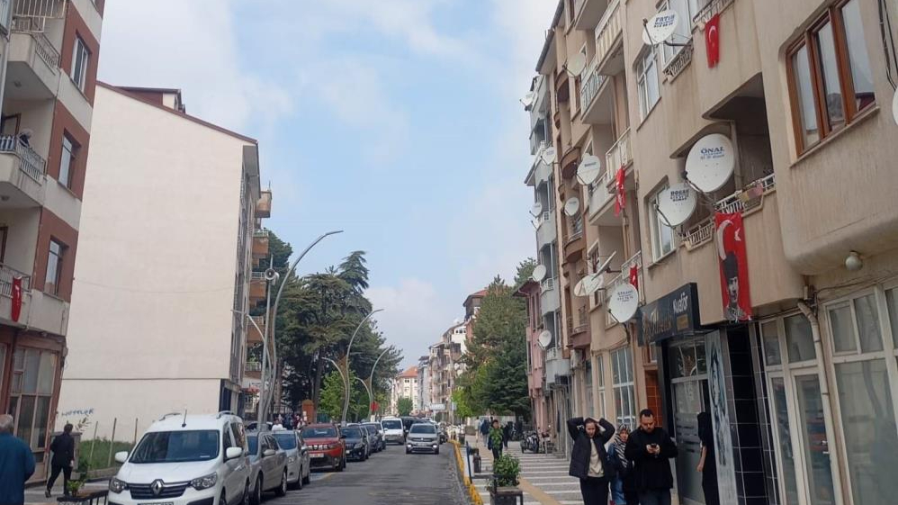 Peş peşe depremler korkuttu