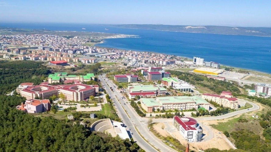 Yangın nedeniyle ÇOMÜ Terzioğlu Kampüsü acil tahliye ediliyor