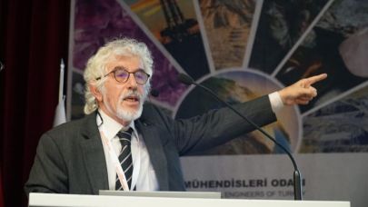 Prof. Dr. Doğan Perinçek’ten Sındırgı Uyarısı: "Magma Sokulumu 17 Bin Depremi Tetikledi!"