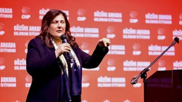 Özlem Çerçioğlu CHP'den istifa etti