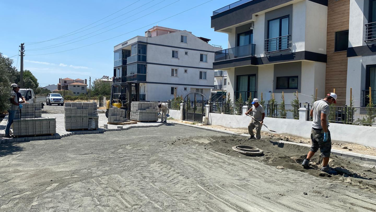 Lapseki’de altyapı ve yol çalışmaları aralıksız devam ediyor