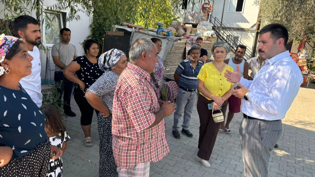 Ayvacık Kaymakamı Hane Ziyaretinde Ailelerle Buluştu