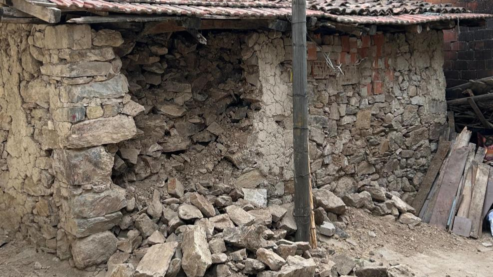 Simav beşik gibi sallanıyor