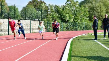 Biga Kaymakamı Kayabaşı, 100 Metre Yarışına Start Verdi