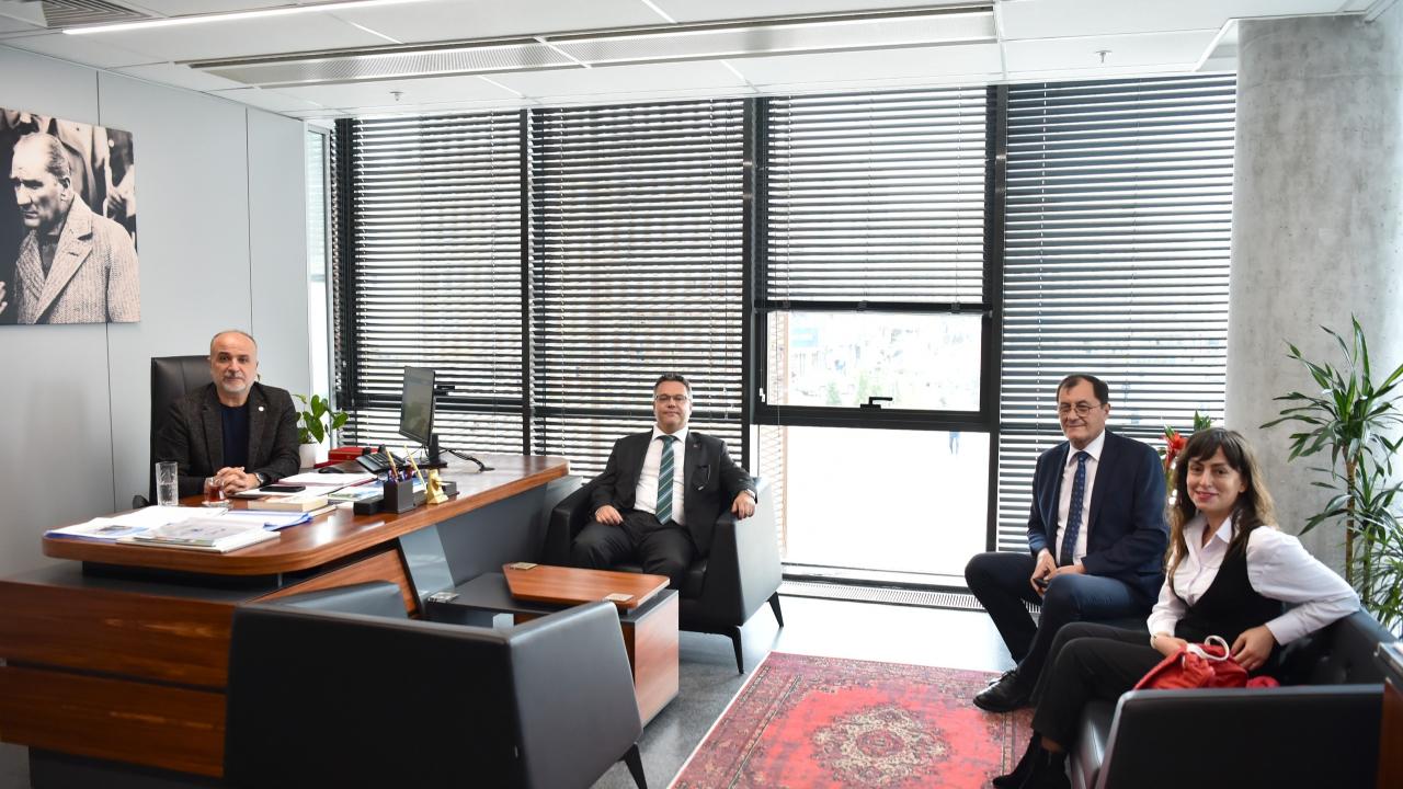 Müdür Esirgemez'den Belediye'ye ziyaret