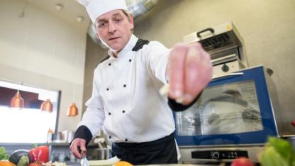 Aristo'nun Sofrası, Behramkale'nin Sırrı: Ayvacık'ta Aşçı Çırağı Kursu ile Gastronomide Erdem Arayışı