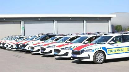 3 İlde Eş Zamanlı Fırsat! Polis Teşkilatı 186 Ekonomik Ömrünü Tamamlamış Taşıtı, Sıfır Otomobil, Bilgisayar ve Forklift Karşılığında Mübadele Ediyor!
