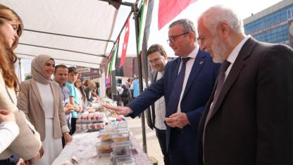 Başkan Şen Ziyaret Etti: Biga Belediye Meydanı'nda 'Tarihi' Kermes! Tüm Gelir Gazze'ye Gidecek