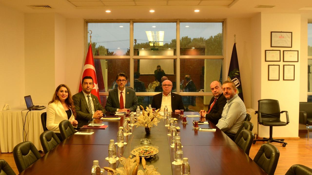 ÇANAKKALE’DE ÖĞRENCİLERE 'İŞ GARANTİSİ' PROTOKOLÜ! ÇTB ve ÇOMÜ Güçlerini Birleştirdi: Mezunlar Artık Daha Kolay İşe Girecek!