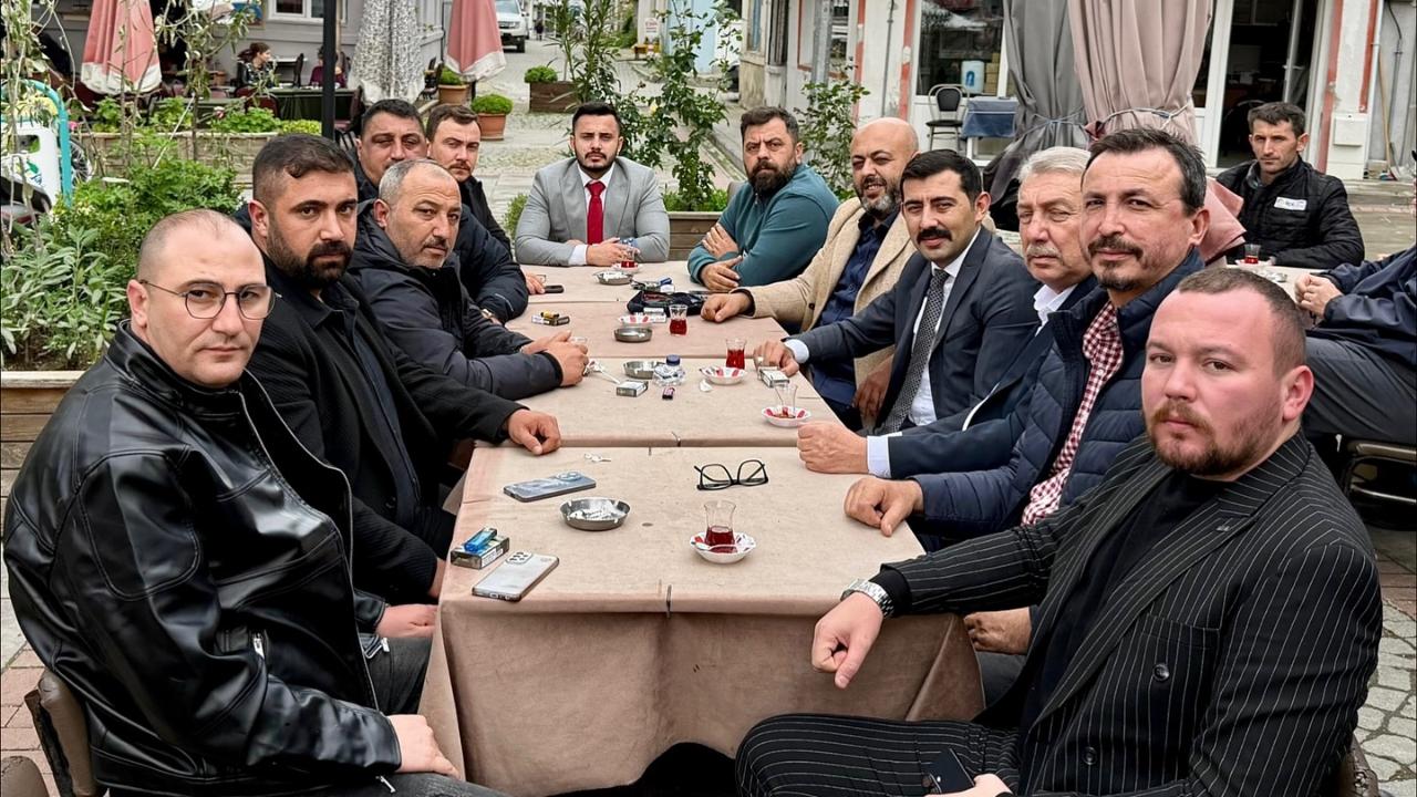 Esnafın Sesine Kulak Verdiler! MHP İl Başkanı Hakan İmamoğlu ve Yönetiminden Lapseki'de Kritik Ziyaretler!
