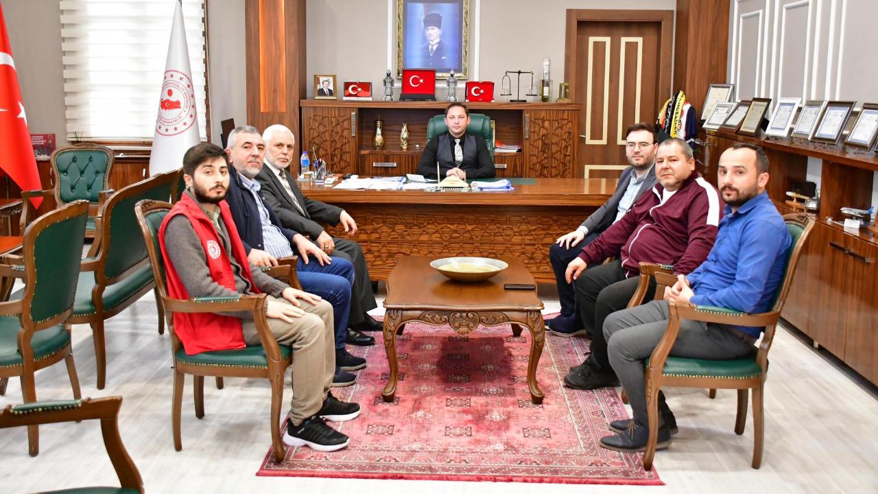 Kaymakam Kayabaşı Tüm Halkı Davet Etti: Biga'dan Gazze'ye Dev Destek Kermesi 19 Kasım'da Belediye Meydanı'nda!