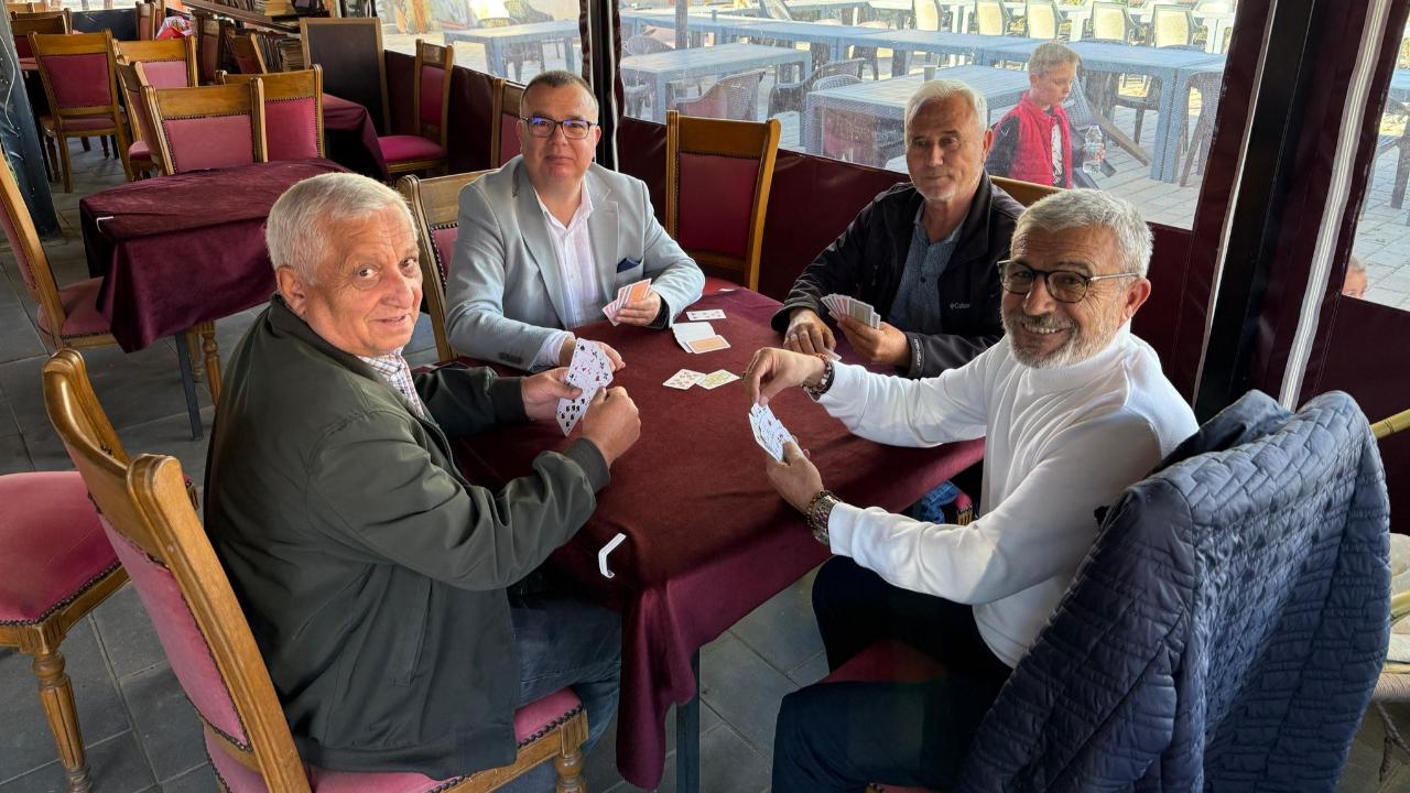 Kepez'de 'Saddam' Esprisi Gündem Oldu! Başkan Arslan: Kazanan Belli Olmadı Ama Çaylar Belliydi!