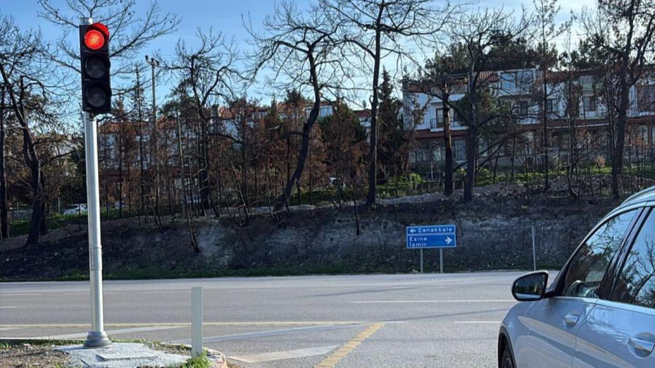 Muhtar Tezgören 'önemli bir adım' dedi: Güzelyalı Kavşağı'na beklenen trafik ışıkları geldi