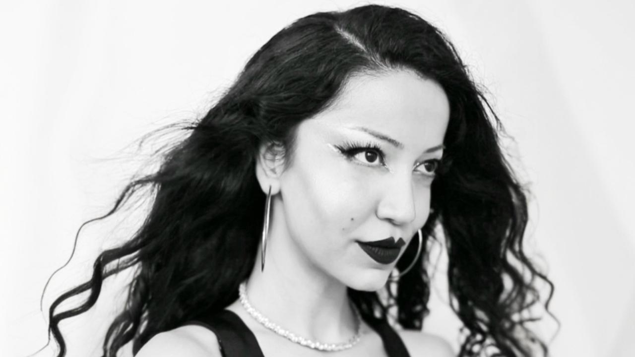 Pınar Azizoğlu'ndan Büyük Albüm Öncesi Son Darbe: "Kabuk" Rock Severlerle Buluşuyor!
