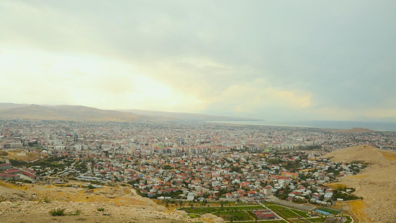 Van'da Dev Emlak İhalesi: Karayolları, 230 milyon TL'lik taşınmazı satışa çıkarıyor