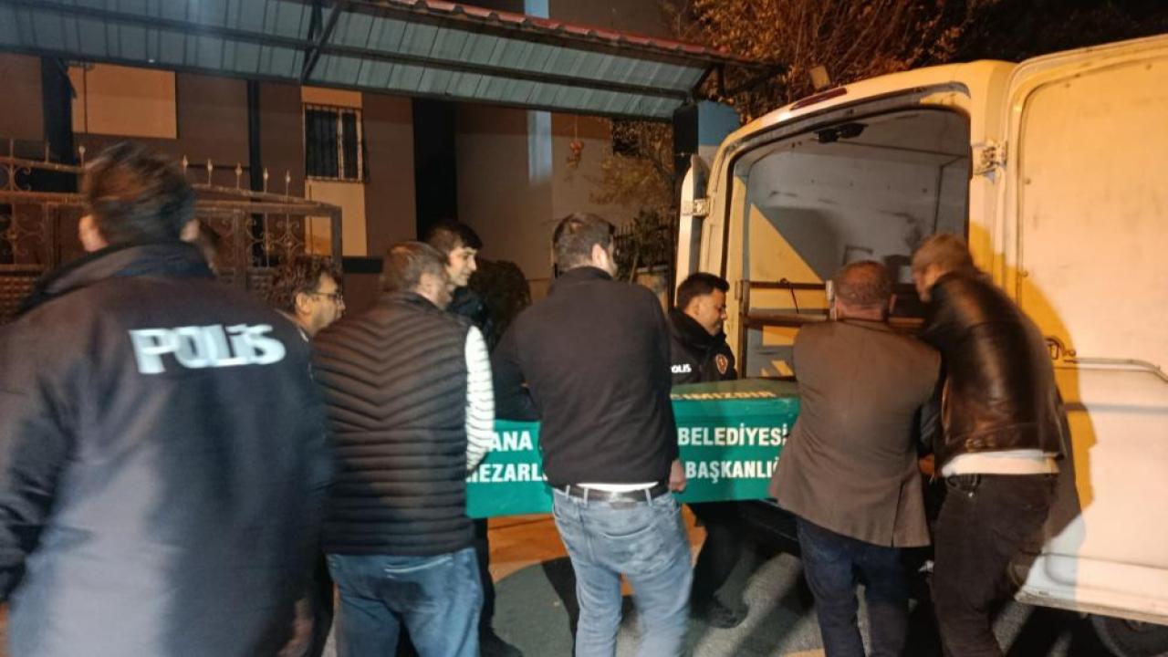 Baba, çocuklarını öldürüp intihar etti!