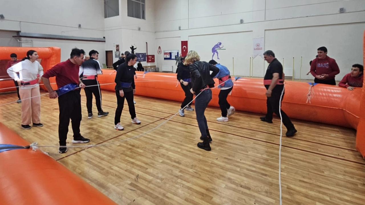 Çanakkale Gençlik Merkezi'nde 3 Aralık İçin Nefes Kesen Spor Parkuru Etkinliği Düzenlendi!