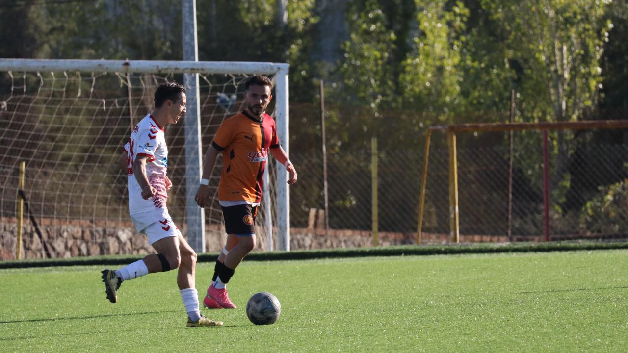 Çanakkale Süper Amatör Lig KIRILDI! 8. Haftada 5 Gollü Şov ve 4-2'lik Sürpriz!