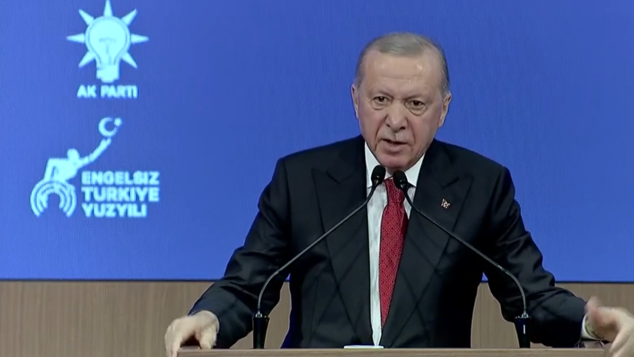Cumhurbaşkanı Recep Tayyip Erdoğan, AK Parti Kongre Merkezi'nde, Engelsiz Türkiye Yüzyılı Dünya Engelliler Günü Buluşması'nda konuşuyor/CANLI