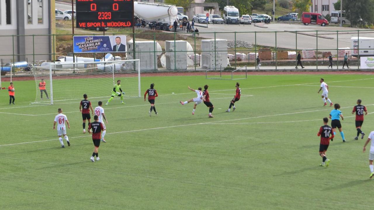 Ezine Yıkıldı! İstanbul Beylikdüzüspor, Deplasmanda Tek Golle Ezinespor'u Avladı