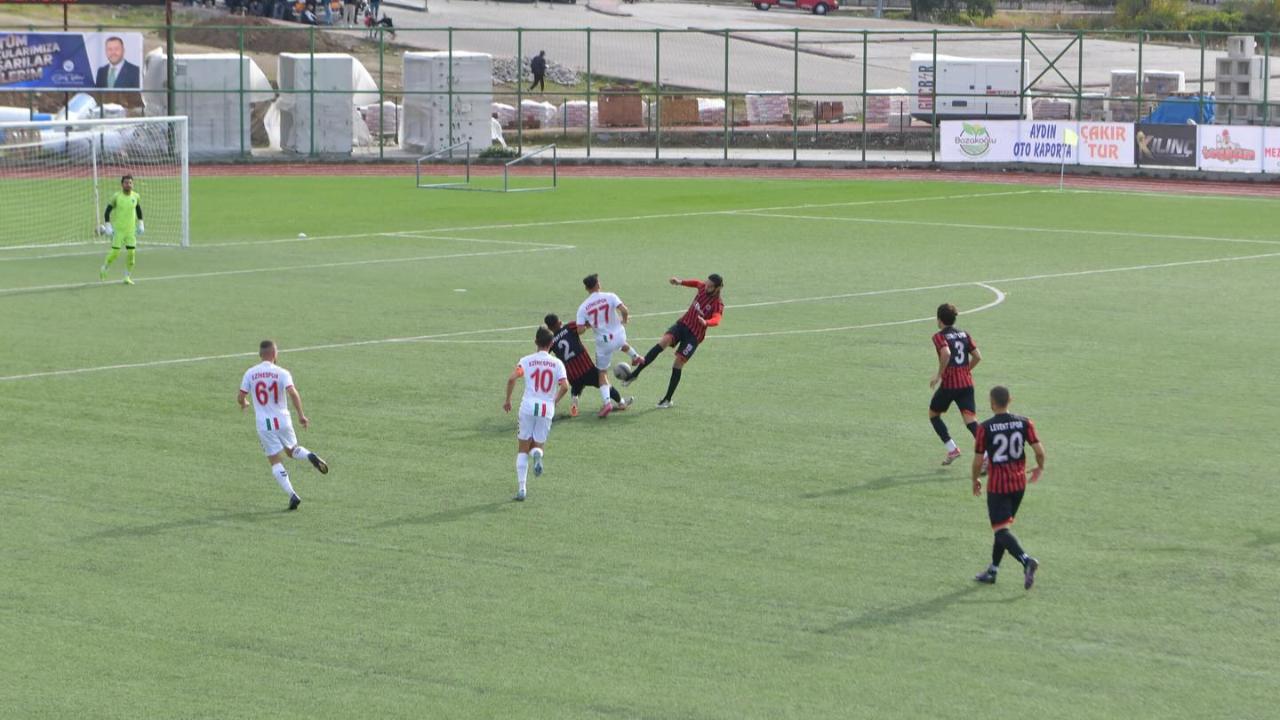 Ezinespor'dan Gol Şov! Edirne Temsilcisi 3 Golle Geçildi