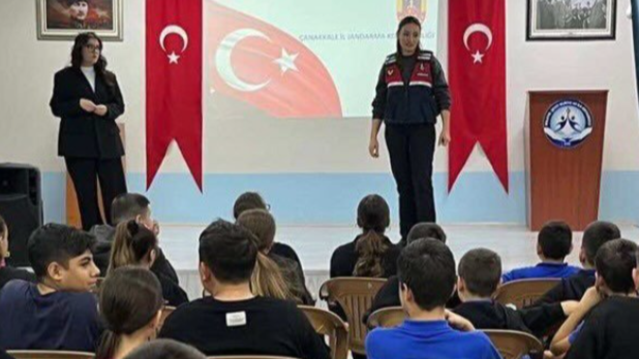 Gelibolu Köylerinde 285 Çocuğa 'Akran Zorbalığı' ve 'Siber Tehlikeler' Anlatıldı