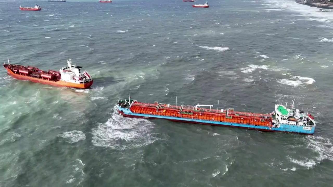 İstanbul Boğazı Girişinde Alarm! Florya Açıklarında İki Dev Tankerden "Mayday" Çağrısı: Ekipler Sevk Edildi/CANLI