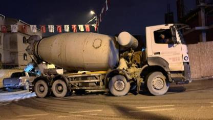 Temizlediği beton mikserine düşerek hayatını kaybetti