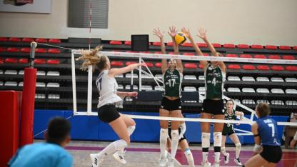 VOLEYBOLDA DEV DÜELLO! Çanakkale Belediyespor, Tie-Break'te Yıkıldı: İBB Spor'a 3-2 Mağlup!