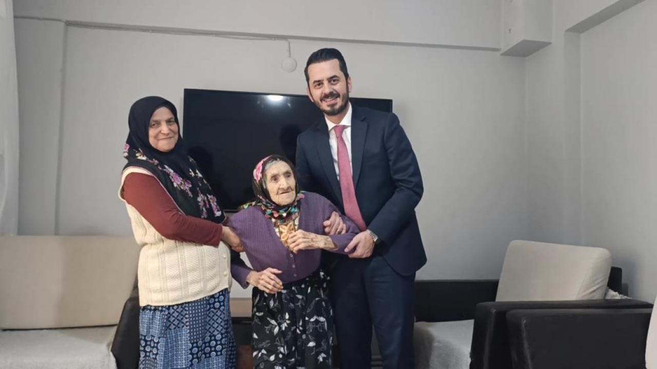 121 Yaşındaki Saadet Teyze’nin Tek İsteği Yerine Getirildi: "Cumhurbaşkanımı İzlemek İstiyorum"
