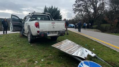 Ayvacık’ta Korkutan Kaza! İki Araç Kavşakta Çarpıştı: Yaralılar Var
