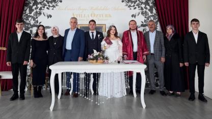 Başkan Öztürk, genç çiftin nikahını kıydı