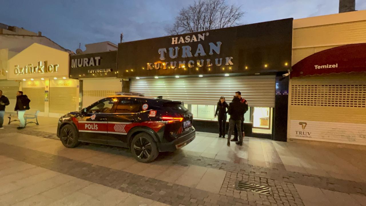 Çanakkale Merkezde Kuyumcu Krizi: Polis ve Bilirkişi O Dükkanda İnceleme Yaptı