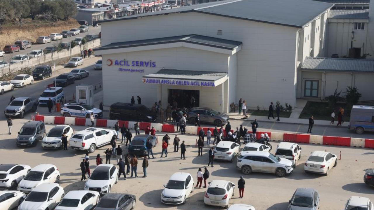 Hatay Eğitim ve Araştırma Hastanesi’nde ‘Canlı Bomba’ Alarm