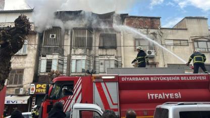 Güvercin Otelinde Yangın: 100'den fazla kuş öldü