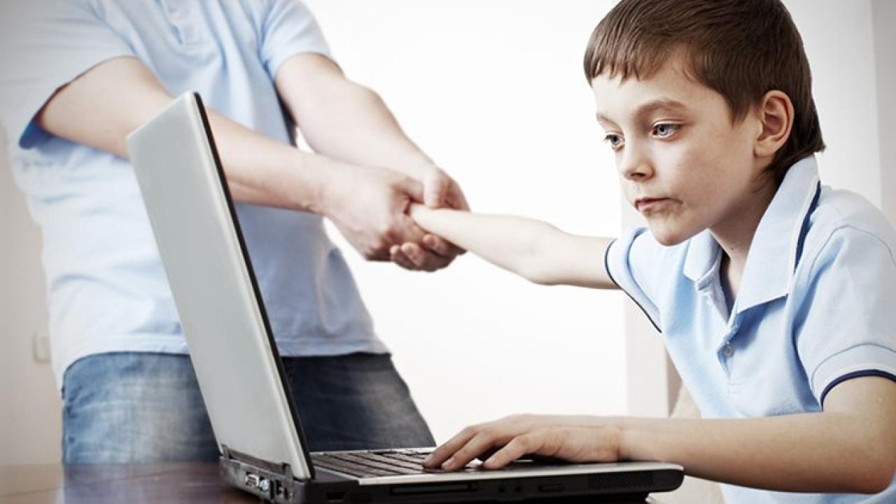 Çocuğunuz İnternette Güvende mi? İşte Devletin Yeni 'Dijital Koruma' Kalkanı