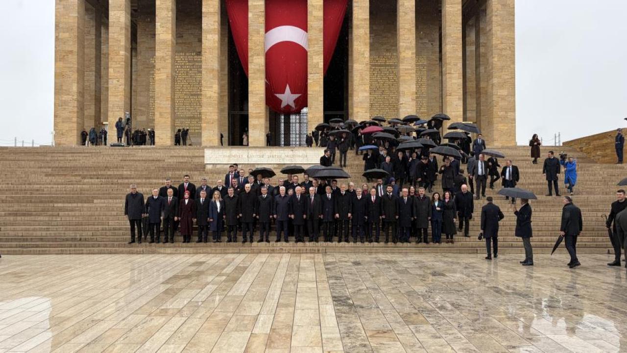 Devlet Erkanı Anıtkabir'de