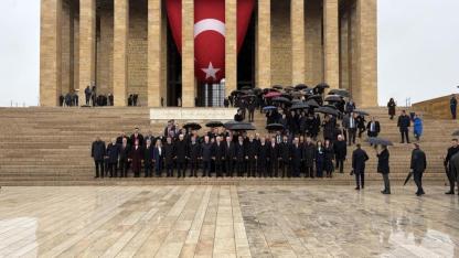 Devlet Erkanı Anıtkabir'de