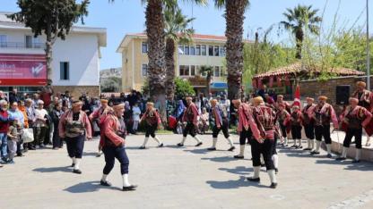 Gökçeada’da Seymen Rüzgarı: 23 Nisan Coşkusu Cumhuriyet Meydanı’ndan Taştı!