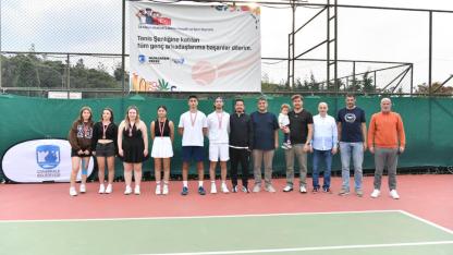 Çanakkale’de Tenis Şenliği nefes kesen finallerle sona erdi
