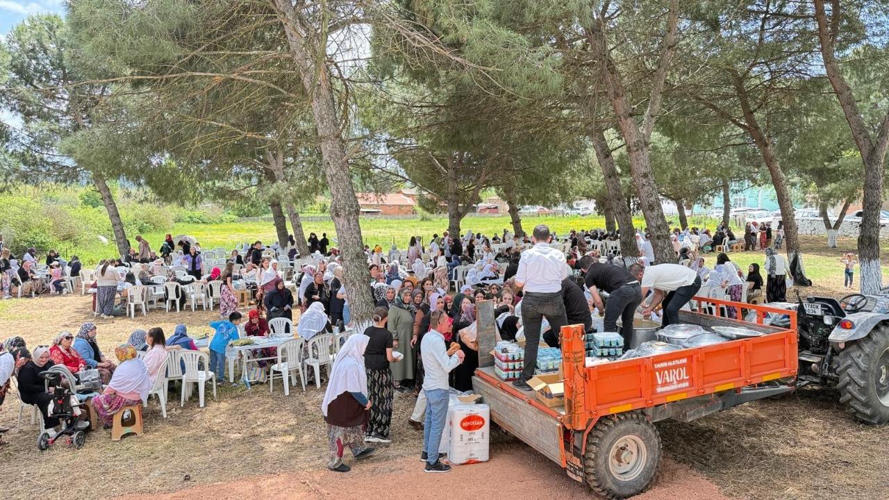 Çan’daki Bu Köy Hayrına 2 Bin Kişi Akın Etti! Şerbetli’de Dikkat Çeken Buluşma