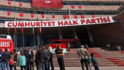 CHP, Kurultay Kararı İçin YSK’ya Gitti