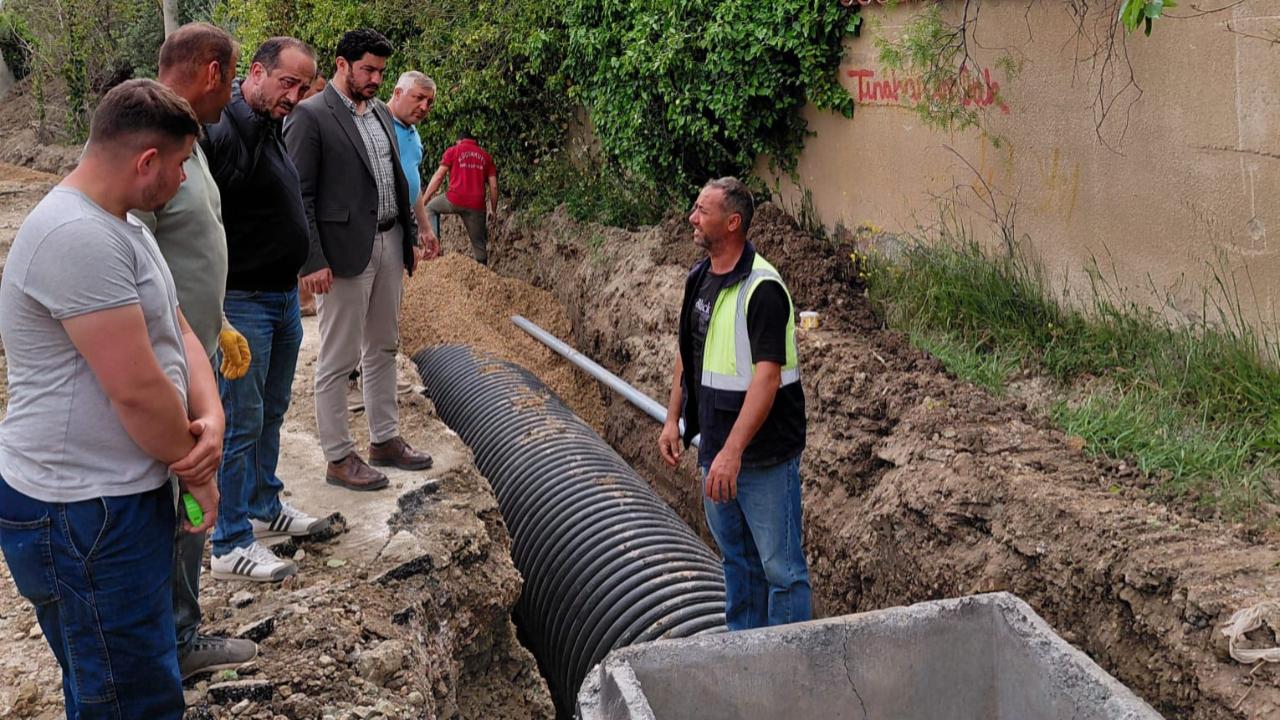 Küçükkuyu’da Altyapı Hamlesi: Şelale Yolu’nda Yağmur Suyu Çalışması