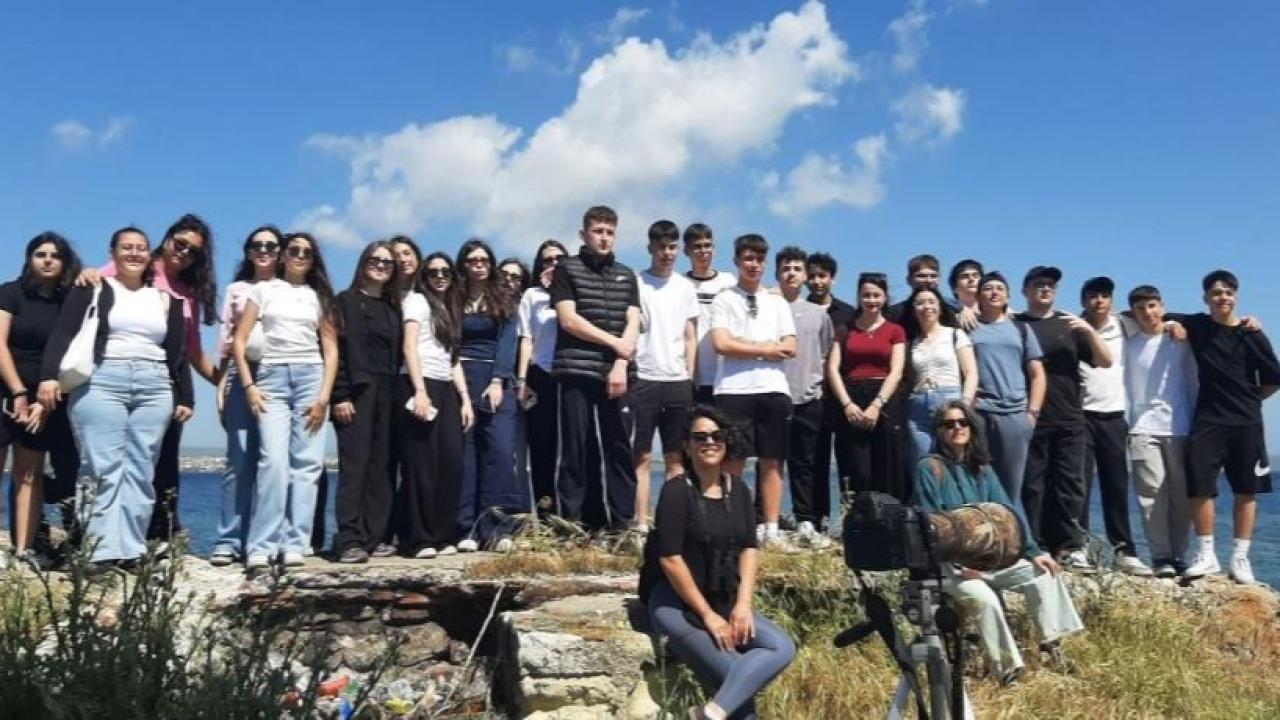 Lise öğrencileri sulak alanlarda kuşları gözlemledi