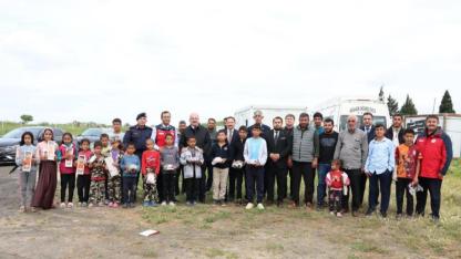 Dünya Çiftçiler Günü’nde Biga’daki tarım işçileri unutulmadı