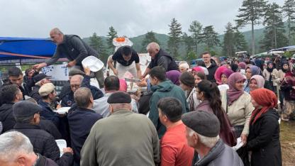 Çan'da 4 Köy El Ele Verdi, 4 Bin Kişiye 40 Kazan Keşkek Dağıtıldı!