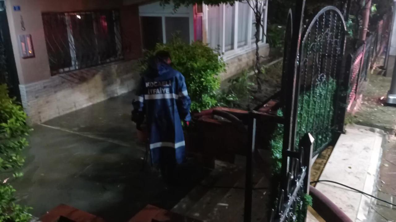 Sağanak Felaketi! Evleri Su Bastı, Vatandaşlar Geceyi Panikle Geçirdi