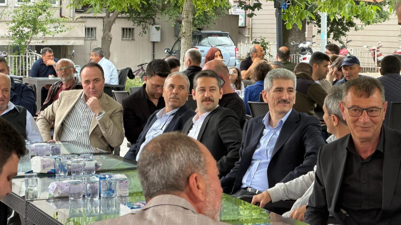 Yenice’de Bayramlaşmaya Katılan İsim Dikkat Çekti! O İsmin İlçe Gündemine Oturdu